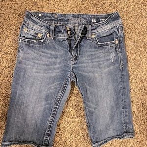 Miss me capris size 29